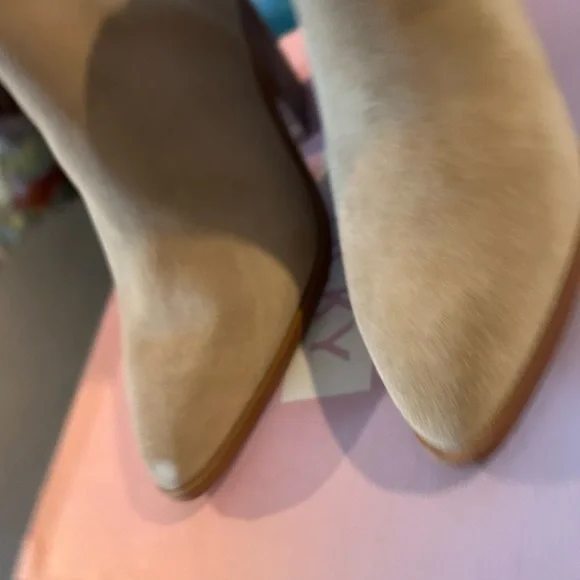 Lisa Vicky Saddle Split Beige Kicky Suede Bootie NIB Size 7 - Picture 4 of 5